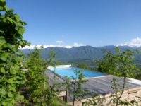 la piscine vue sur la Lauzire
